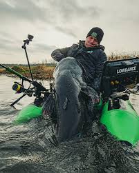 Belly Boat MADCAT Carbon Optix 190 – Върховата машина за сомски риболов - Image 4